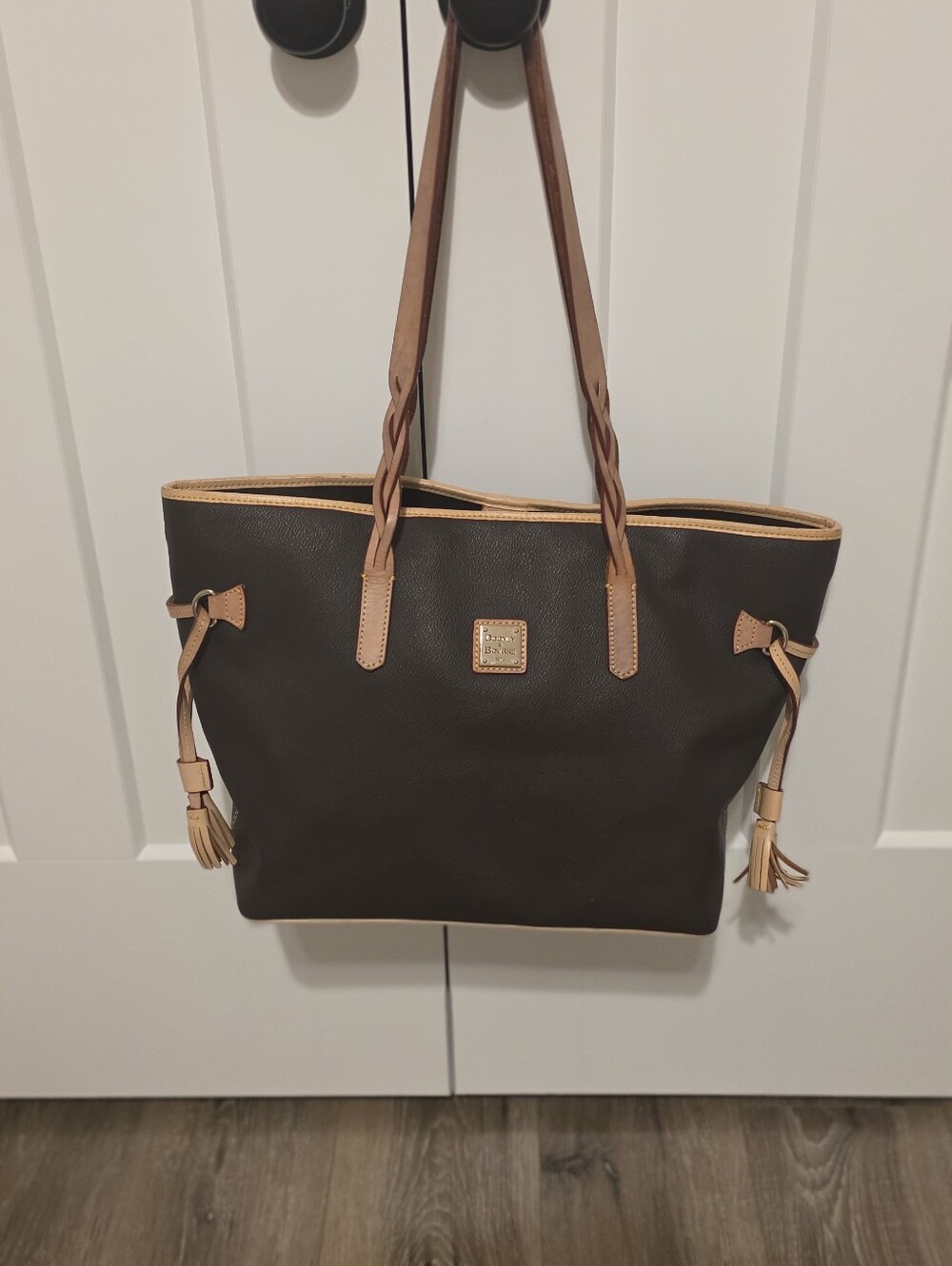 Authentic Dooney & Bourke Large Tote